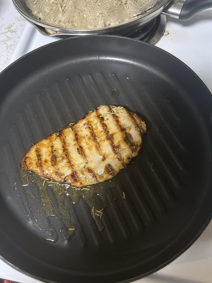 Lin_Theanimator's tweet image. Man work has been a pain, and i’m hungi as funk.