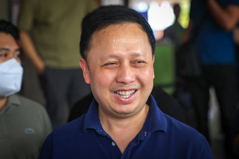 nicoquejano's tweet photo. There is something sinister about a congressman reportedly being a alleged ghost partner of #Playtime in acquiring the controlling shares of #Philweb. #ZaldyCo really needs face the consequences of his actions if true. https://t.co/V2NIvvPWsd