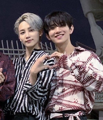 gumiwons's tweet photo. jihan and their inverted heart 😆
#2025MAMAVOTE #SEVENTEEN https://t.co/6eZVlNcyD6