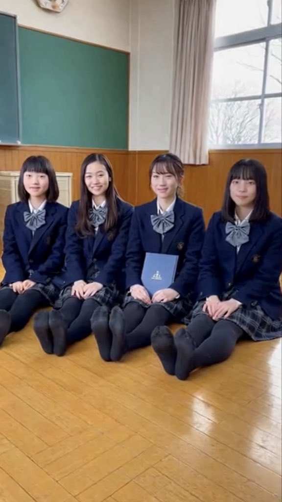 socks_tights's tweet photo. https://t.co/IiGme4uSjI