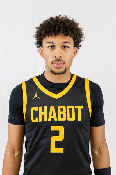 schwab_matt's tweet photo. Highlights from @ChabotBasketbal win over Alameda in John L. Wagoner Classic
Yeargin - 28 pts, 6 reb, 2 ast
Trotter 17 pts, 10 reb
Johnson 13 pts, 11 reb, 5 ast.
MVP: Zion Yeargin. 
All tourney:
Diop - Shasta 
Webster - LA Trade Tech 
Onabote - Alameda 
Johnson - Chabot https://t.co/V2Kij7sSgl