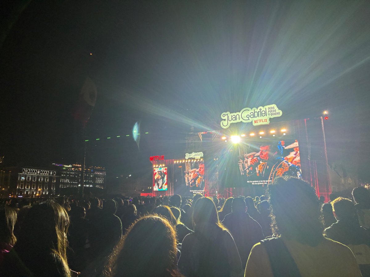 claudia tania tweet media