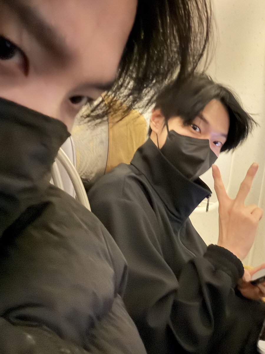 127RCHIVE's tweet photo. dongdong bros trips :)

oct 2022                                          nov 2025 https://t.co/3y2oVd57NW