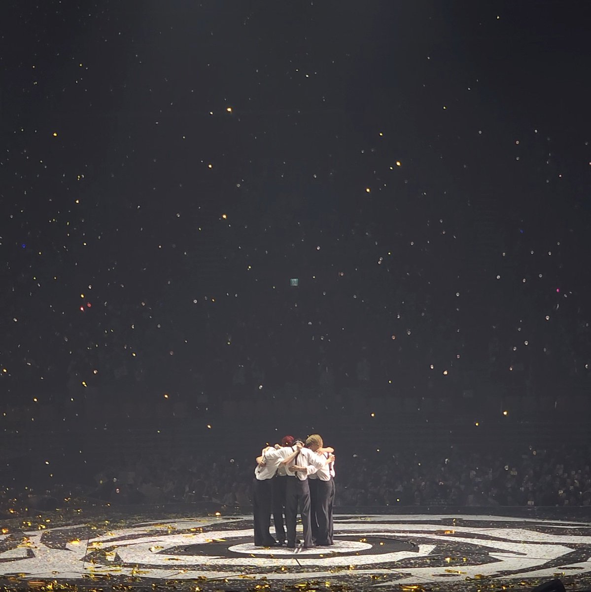 taeko_txt's tweet photo. 5人が望む限りずっと、輝くステージの上に立っていてほしい

#2025MAMAVOTE
#tomorrowxtogether https://t.co/dGbNNgPT7a
