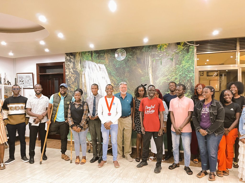 A successfully concluded PLD session with the 35th <a href="/unsaugofficial/">Uganda National Students Association (UNSA)</a> G.S Rt Hon <a href="/Kasule12John/">Kasule John</a> , 3rd Guild president <a href="/SorotiUniversi1/">Soroti University</a> H.E <a href="/OnapOscarOlum/">Onap Oscar</a>, <a href="/s_umsa/">SUMSA ,soroti</a> past president, Hon Wasajja Emmanuel Roan and Hon Ankunda Patrisha lighting the way.
Thank you all for attending 🙏🏾