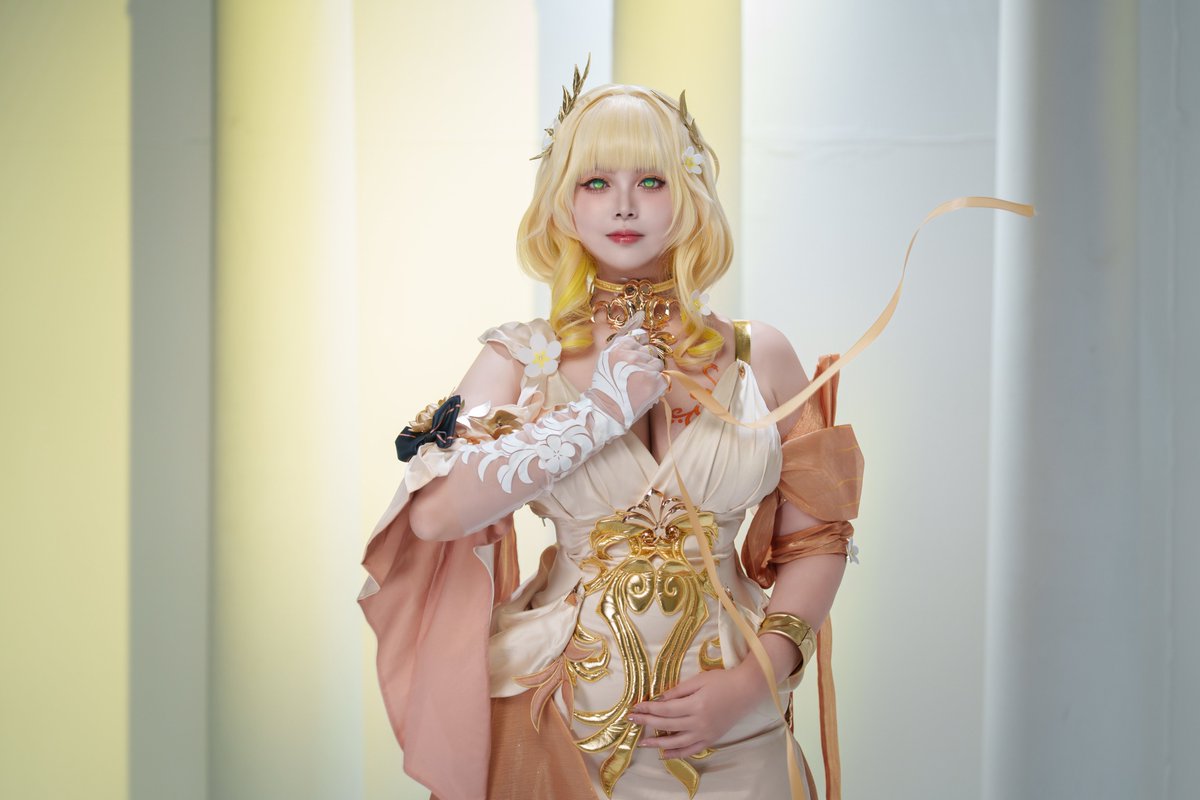 cos/Aglaea

黄金の繭、アグライア
「浪漫」があなたの旅に寄り添いますように

#オンパロスまた明日1108
#HonkaiStarRail #崩壊スターレイル