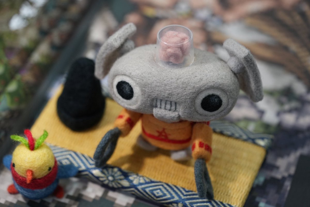 今日のデジゲー博ではなんと……！
羊毛フェルトのナビちゃんに会えました！！🐏💫

こちらは、以前JETの作品も作ってくださった あめさん（<a href="/regular_badge/">あめ🐮</a>）による作品です🙏
実物も本当に本当に可愛くて、細部まで丁寧で感動しました……！
こんな素敵なファンアートを拝めるなんて幸せです😭✨