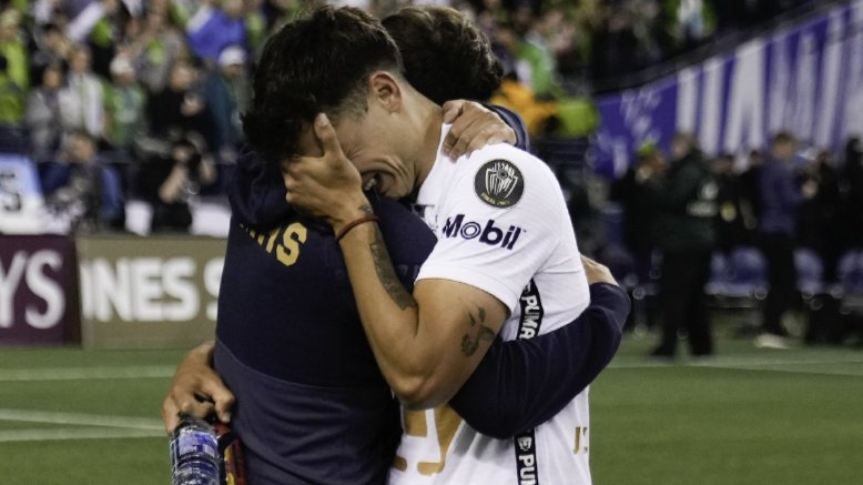 Cada que Pumas le remonta un marcador a Cruz Azul sucede algo muy bueno ✍️

Ay ay ay se vienen títulos para mí Cruz Azul y subcampeonatos para los Pumas 🫶🤩