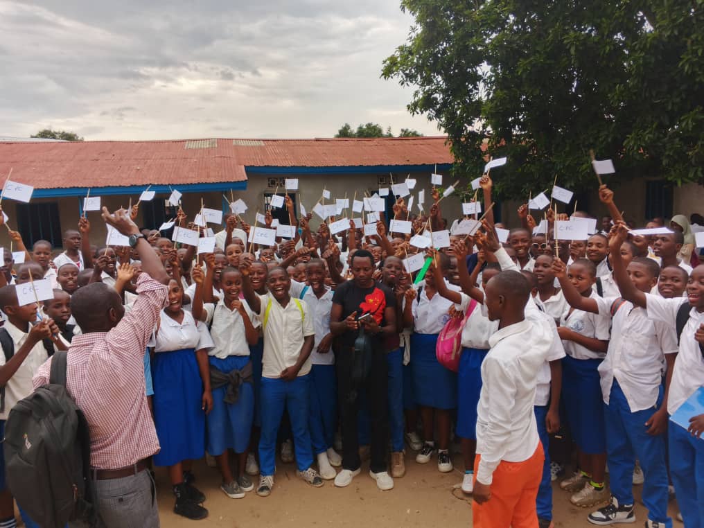 ferdinandus123's tweet photo. Our community involontairement should focus on education @USEmbassyFrance @USEmbKinshasa @USEmbassyKenya @BBCWorld @followers https://t.co/dODHckyTFd