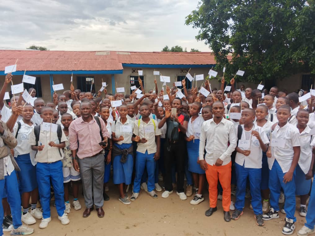 ferdinandus123's tweet photo. Our community involontairement should focus on education @USEmbassyFrance @USEmbKinshasa @USEmbassyKenya @BBCWorld @followers https://t.co/dODHckyTFd