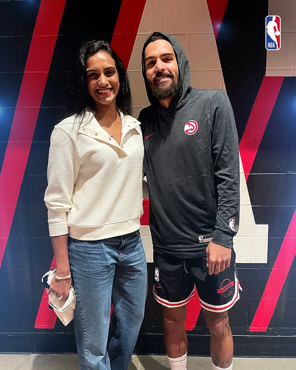 NBAIndia's tweet image. From crossovers to cross-courts, PV Sindhu meets Ice Trae! 🏸❄️

#NBAIndia #NBACelebRow