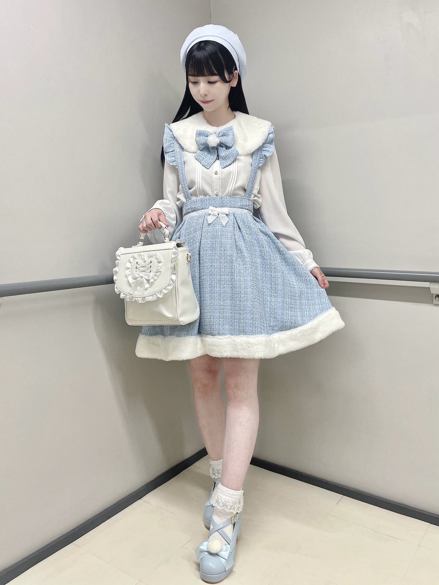 misa_amavel's tweet photo. New♡

Étoile Tweed シリーズ ❄️

ふわふわのファーがとってもかわいいです⟡.·

#Amavel #アマベル #まるべる https://t.co/sxz4jEDf6g