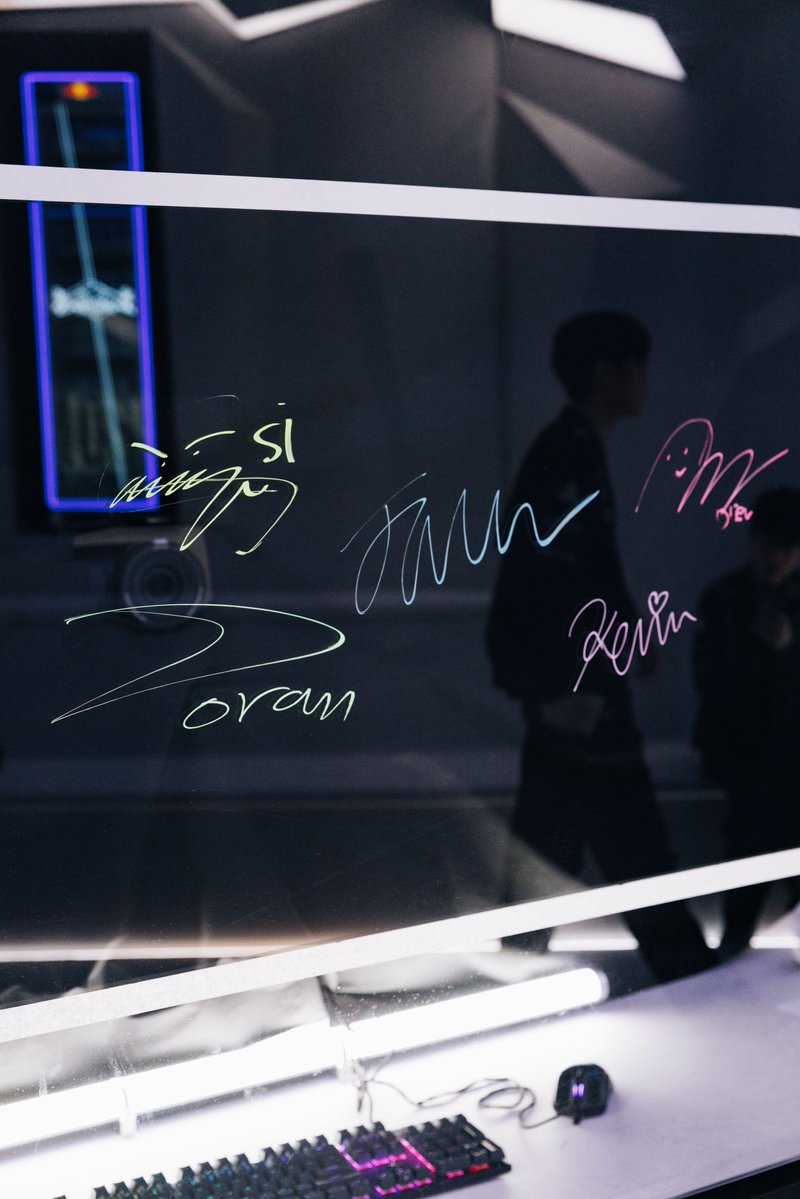 redbullgaming's tweet image. ✍️ #Worlds2025