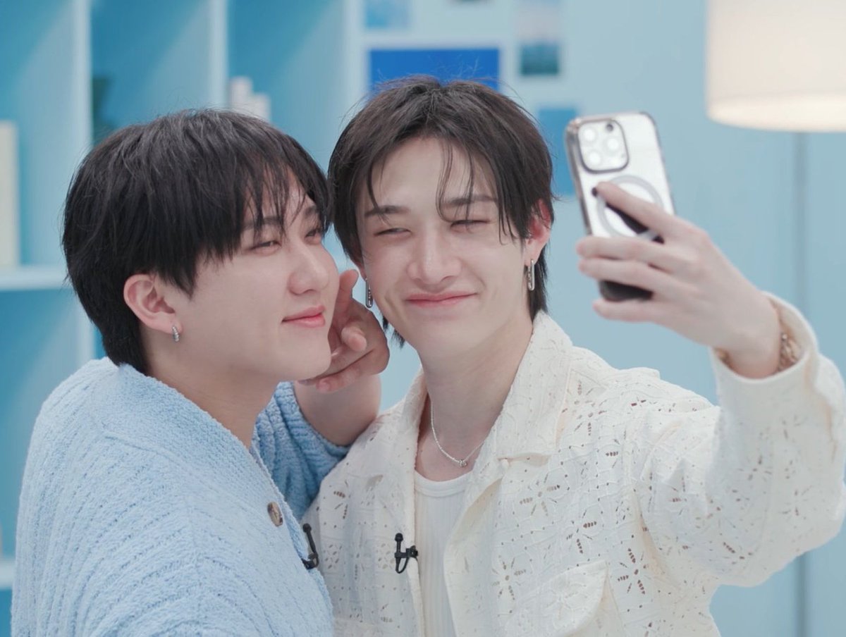 WE VOTE FOR #StrayKids ON  #2025MAMAVOTE 

1 RT = 1 VOTO