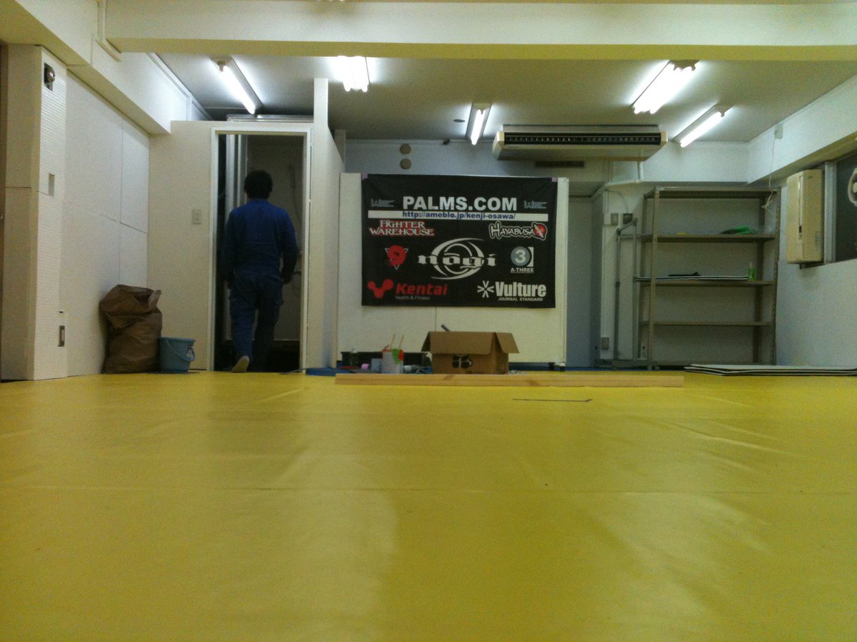 そして勝ったり負けたり、入会者がいたり退会者がいたり和術慧舟會HEARTSは今日でちょうどジムオープンから15周年！
会員さんの満足度をあげるのはもちろん！世界に通じる選手を育てて日本のMMA界の力になっていきたいと思いますので、選手とジム丸ごと応援よろしくお願いします。

オープン当初の写真