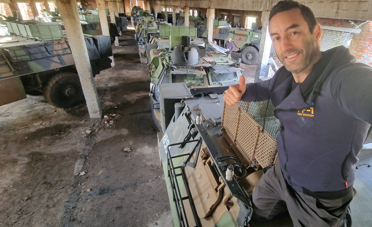 A fleet of VABs transferred from France to Ukraine is awaiting the addition of jamming systems and 360° protective cages.

📷: <a href="/PeurAvion/">Xavier Tytelman</a>