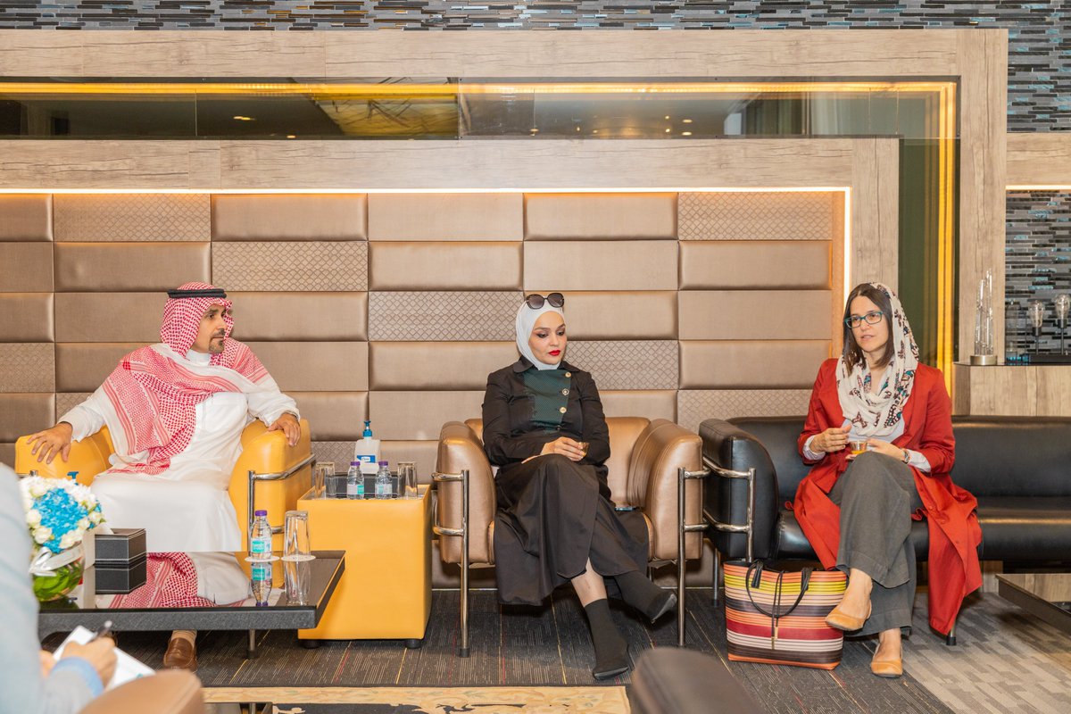 CSH_PSU's tweet image. The College of Sciences and Humanities at #PrinceSultanUniversity hosted Dr. Sarah Pinto from the University of Leeds during her visit to Riyadh. She participated as a keynote speaker at scientific forums on translation, language, and communication to explore potential academic…