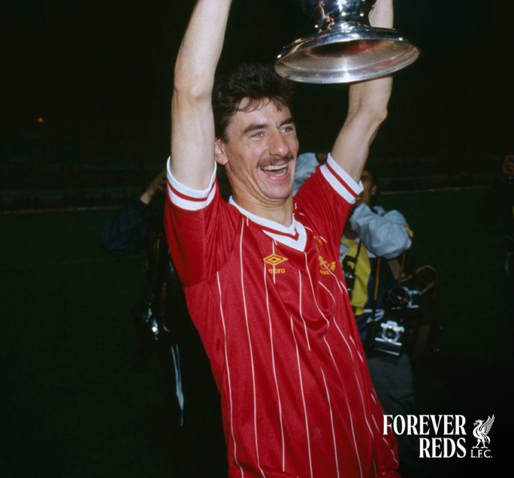 🚨 الهدافين التاريخيين لـ مواجهات الفريقين 🚨

15 هدف — 🏴󠁧󠁢󠁷󠁬󠁳󠁿 ايان راش 

13 هدف — 🇪🇬 محمد صلاح 

11 هدف — 🏴󠁧󠁢󠁳󠁣󠁴󠁿 كيني دالغليش

11 هدف — 🏴󠁧󠁢󠁥󠁮󠁧󠁿 جورج هودسون