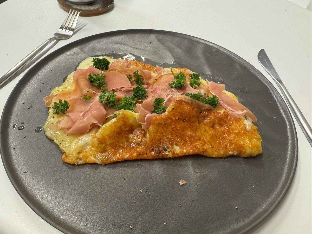 #れいこみゅ
おつままをつくろうっ配信、
今回はさつまいものガレット！
めちゃくちゃ美味しかった！！
あと #アッシュ LINEスタンプやら、
スパスタの小籠包会議。
スクラッチやら、新たなイベントやらも発表でき、とても有意義でした。
本当に感謝！楽しかったぁー！
アーカイブ有り！
#fujitaray