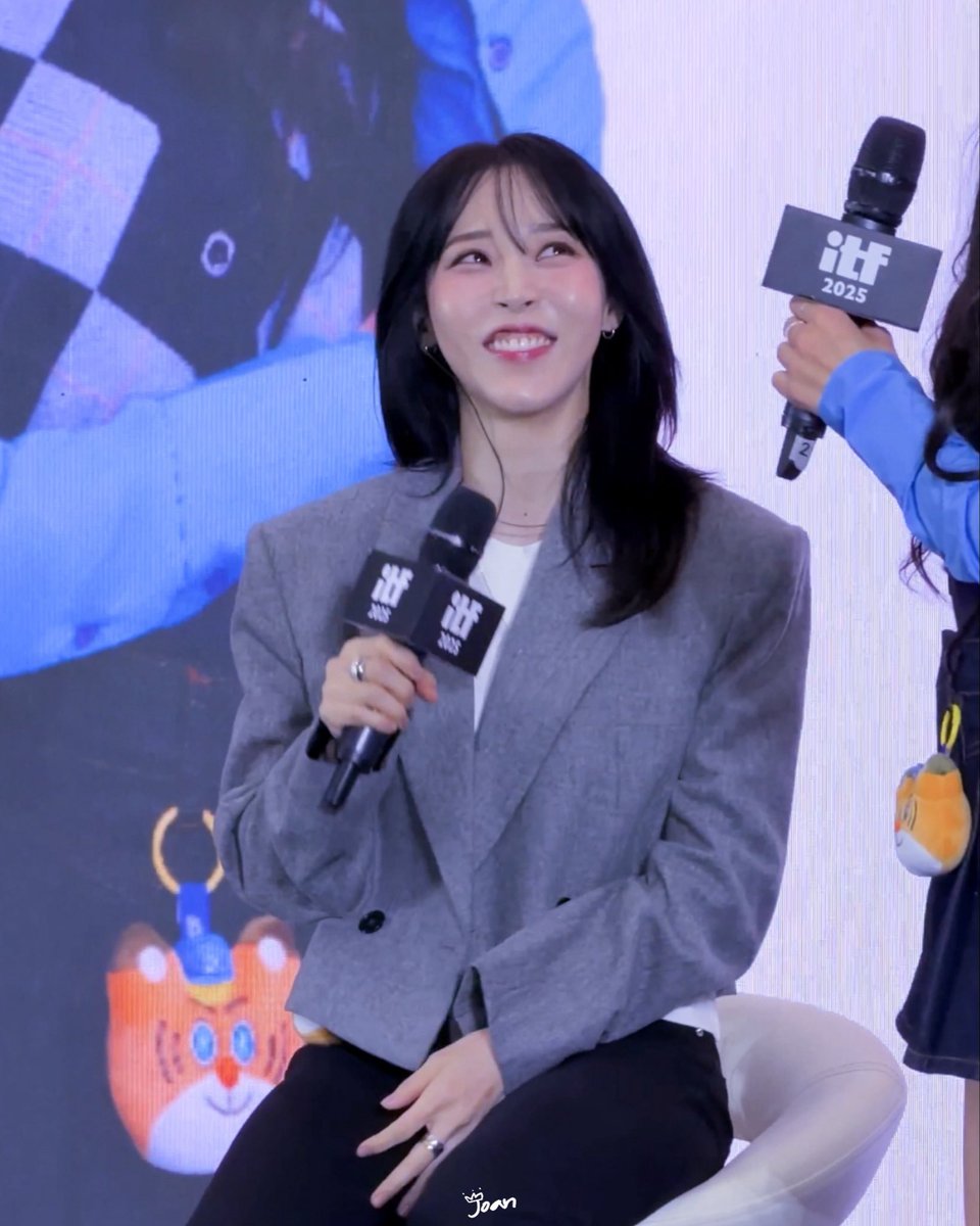 joan_0117's tweet photo. 귀요미～🫠

#moonbyul #문별 #문별이 https://t.co/fM22MfPMPT