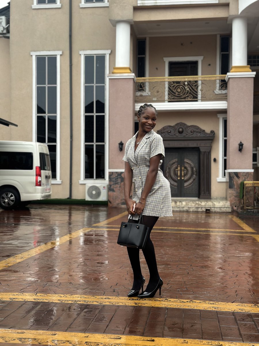 iyiowofavour's tweet image. Happy Sunday Guysss🥹❤️
I prayed for you all🥹✨