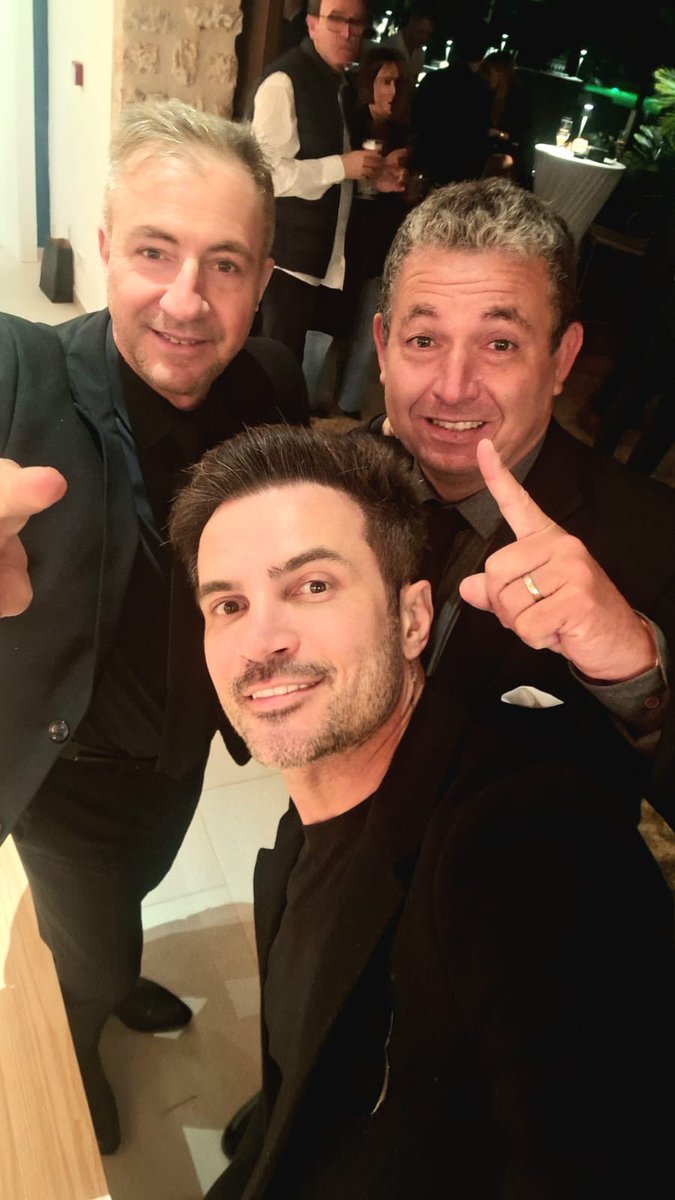 Un lujo ser parte de la Intercontinental del Futsal . Gracias <a href="/F12Falcao/">Falcão12</a> <a href="/Falcao12oficial/">Alessandro R. Vieira</a> por la generosidad de siempre . Más de 20 años de amistad .