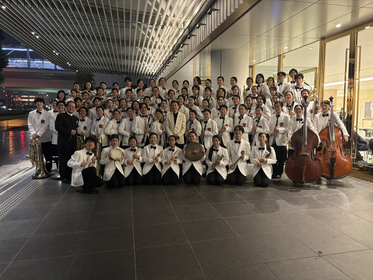 ご報告です。
本日11月9日に行われた第27回全日本高等学校吹奏楽大会in横浜において私たち越谷北高校吹奏楽部は審査員長賞更にYAMAHA賞を受賞することが出来ました。このような素晴らしい賞をいただくことが出来たのは、応援してくださる皆様のお陰です。今後も応援よろしくお願いします。