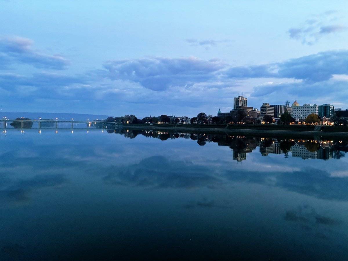 kevinfitz1's tweet image. Good morning from #HarrisburgPA #sunrise #HarrisburgMarathon #running #photos☀️ 🏃‍♂️