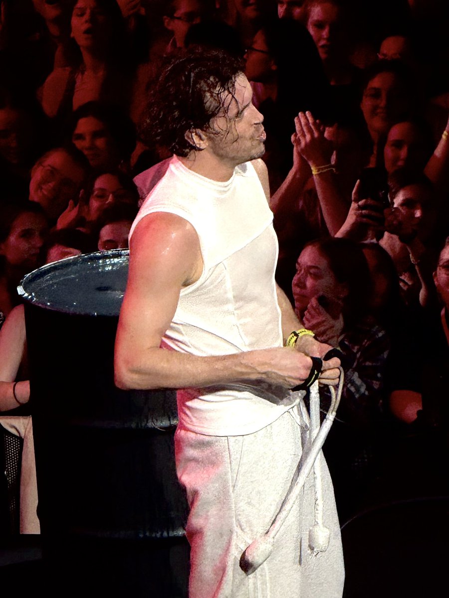 Lera Kudryavtsevaning yalangoch mushukining fotosurati Lera Kudryavtsevaning yalangoch mushukining fotosurati