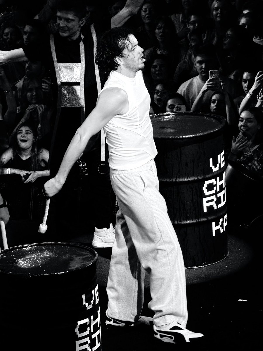 Porno kino bar Qattiq lyotardda jinsiy aloqa video