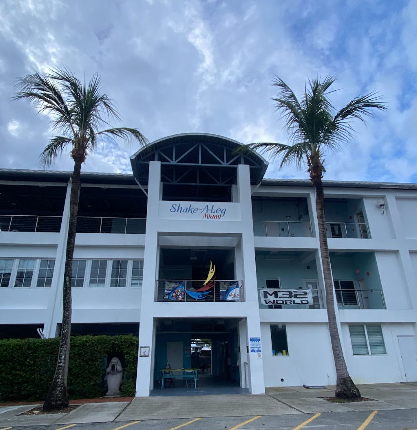 SeaSweepers's tweet photo. A HUGE thank you to one of our amazing community partners @shakealegmiami for allowing us to store, clean and process almost 2,000 pounds of plastics traps &amp; nets/ropes at their shipyard that will soon be sent to our recycling research facility to be turned into park benches! https://t.co/WJIWBWOv0s