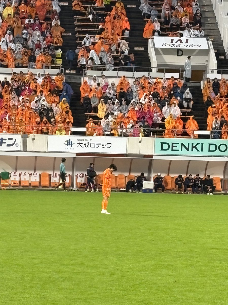 rc_spulse's tweet image. vs C大阪🌸

なんといってもまずは壮大くんのセレモニー😌✨
奥さんと茶々ちゃんくるかなと思ってたら、
ベビちゃんも来てて､､､♡可愛かった~♡

嬉しい気持ちで始まった試合も、
立ち上がりで複数失点して
そこからは寒さと雨と悔しさでいっぱい、
次は勝つぞ🤛🏻🎀

#清水エスパルス
#蓮川壮大　♡