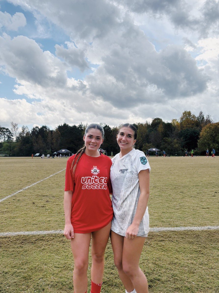 Addisonbendz12's tweet image. Always good to run into my girl!! @KatelynEns51132 

@TroyTrojansWSOC 
@ImYouthSoccer 
@ECNLgirls 
@ImCollegeSoccer 
@PrepSoccer @TheSoccerWire