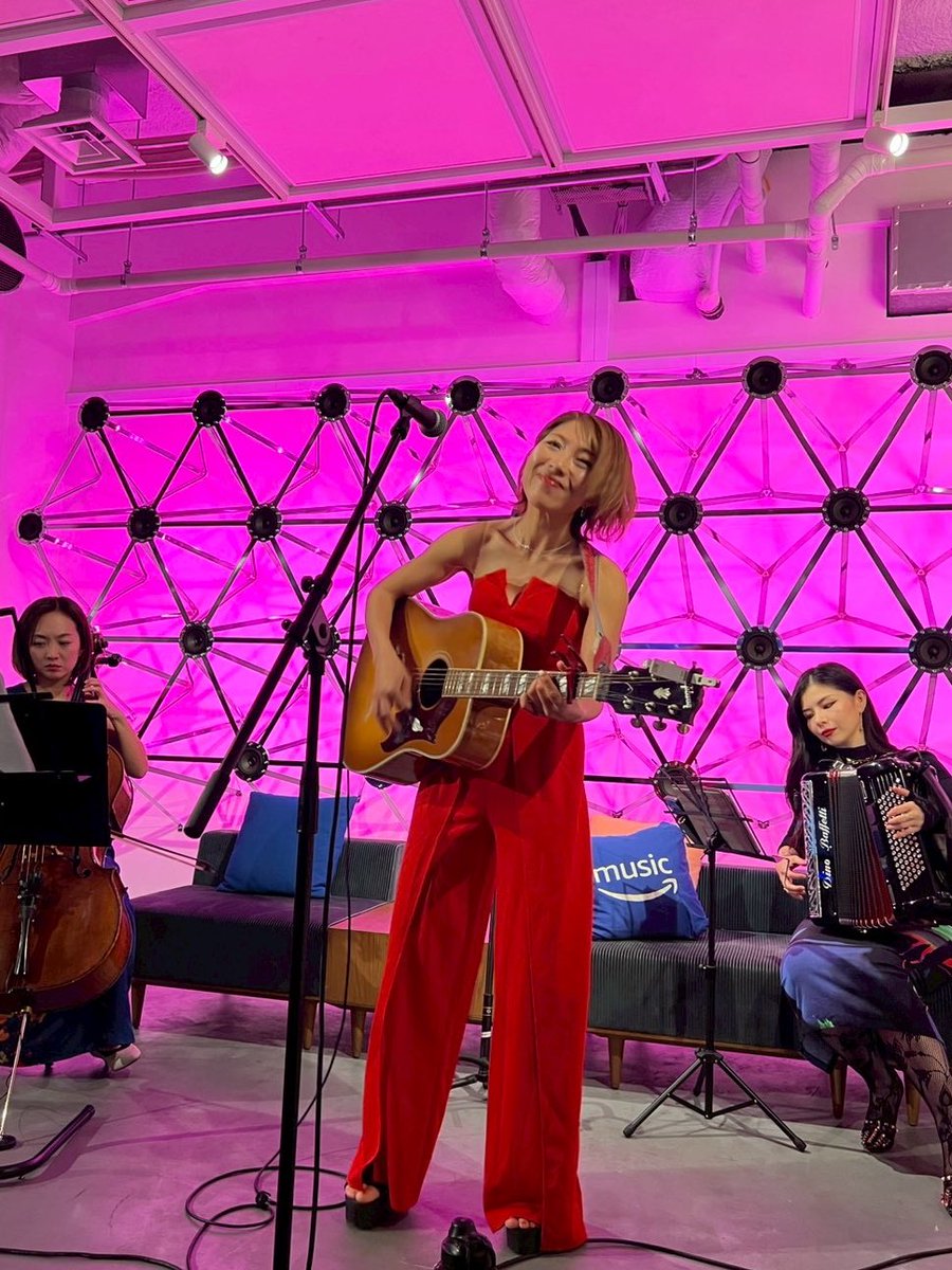 sui_sing_run's tweet image. 勝手に使命感を持って
歌って走って
日本中で元気の押し売り

本日はAmazon studioLive

今週末は
神戸マラソンにて！
ステージで待ってるよー！
もちろんフル走るよ！
#Amazonstudio Live