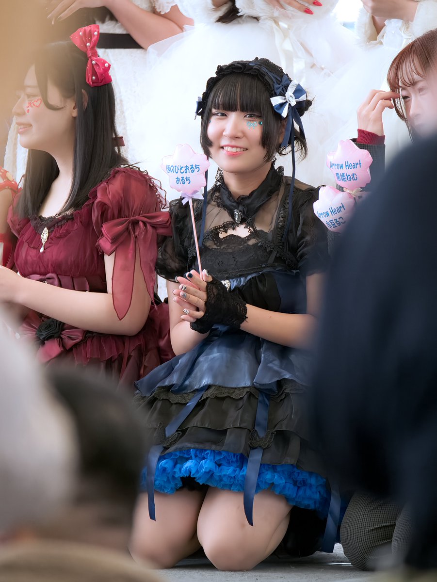 izumi1403's tweet image. 集合写真の頃に現着したおじさん
埋もれてたのに発見されてた(;^ω^)
＃かおるこ