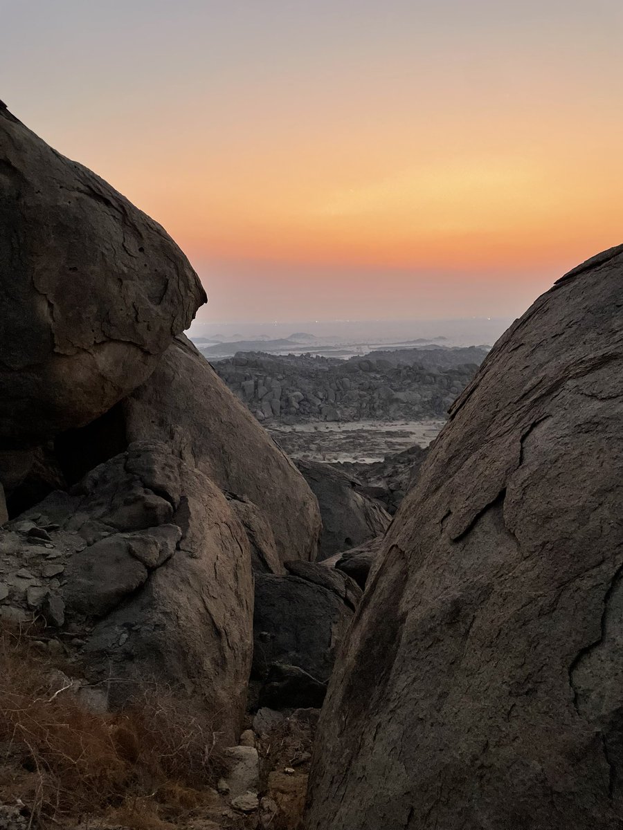 ayxaya's tweet photo. Moon mountain hike 🧗��♀️ https://t.co/u5o4U7kgPn