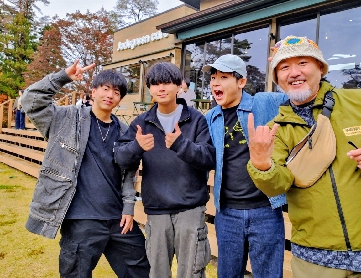PapaMuming's tweet photo. 『HIGH SCHOOL JAMS 2025』 #須賀川市 #翠ヶ丘公園 
羽ばたこうするヤングブラッドは止められない!!
#高校生バンド みんな輝いていた✨
良き #ライブ  #イベント 🎸　燃えたー!! 
#TRUEZERO 最高だバイ😄
#キリトリセカイ https://t.co/Pk9IG80pEb