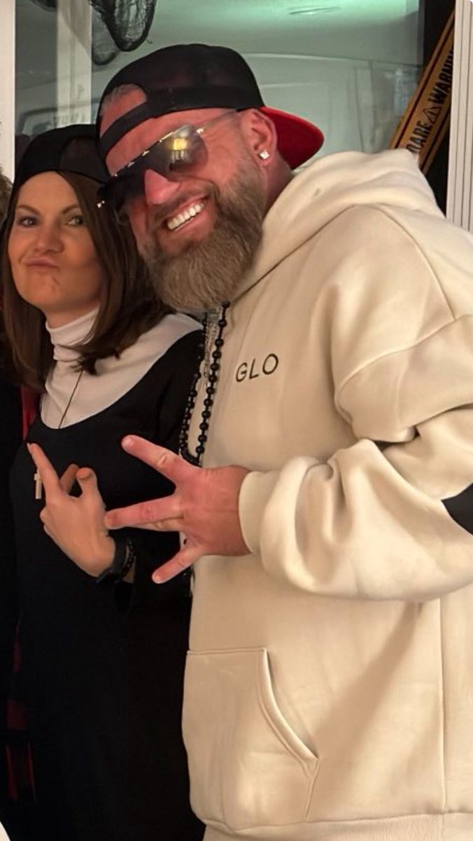 ItsCryptoKeeper's tweet image. Forgot to post this but the best part about our “half hood half holy” costume…. Was that I actually used to dress like this… lol.. #westside “pray wit me don’t play wit me”