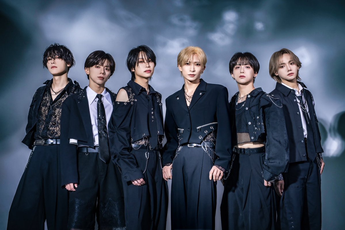 ✦・┈┈┈┈┈┈┈┈┈┈┈┈┈ ・✦

                 𝐁𝐋𝐕𝐂𝐊𝐁𝐄𝐑𝐑𝐘

        最新アーティスト写真公開！

       新体制ワンマン“#PantaRhei”
    本日22:45よりFC先行スタート！
    
     t.livepocket.jp/e/pantarhei_11…

✦・┈┈┈┈┈┈┈┈┈┈┈┈┈ ・✦