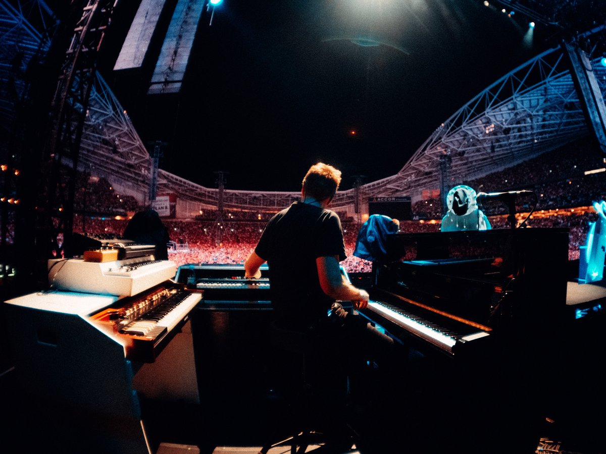 oasis's tweet image. 