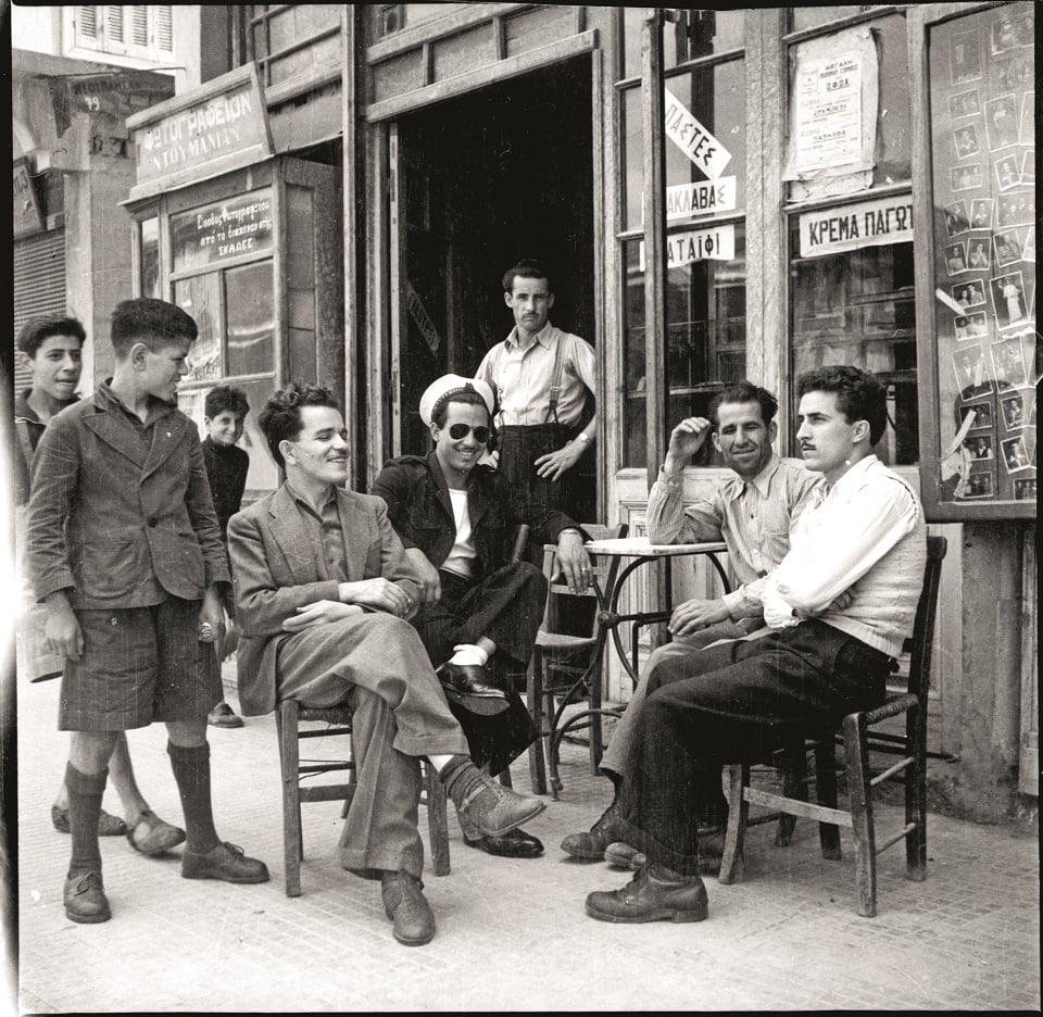 Had an incredible walking tour in Athen's Nea Kokkinia (Nikaia), where in 1922 40,000 Ottoman Greek &amp; Armenian refugees arrived. These working-class neighborhoods were powerful centers of anti-Nazi resistance during Greece occupation. 
mage by Anakreon Stavridis (c) Ekathimerini.