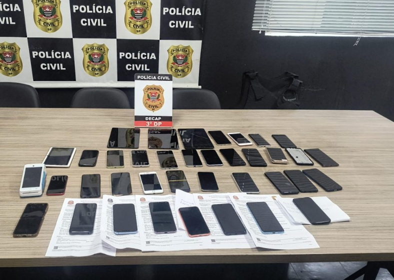 ancora1oficial's tweet photo. SP emitirá mais de mil alertas para celulares roubados.
#SPMobile já recuperou mais de 11 mil aparelhos em cinco meses em todo o estado
Saiba mais: https://t.co/SIMtQtTF9q
#Policial #Celular #Furto #Roubo https://t.co/rcyBBKEza8