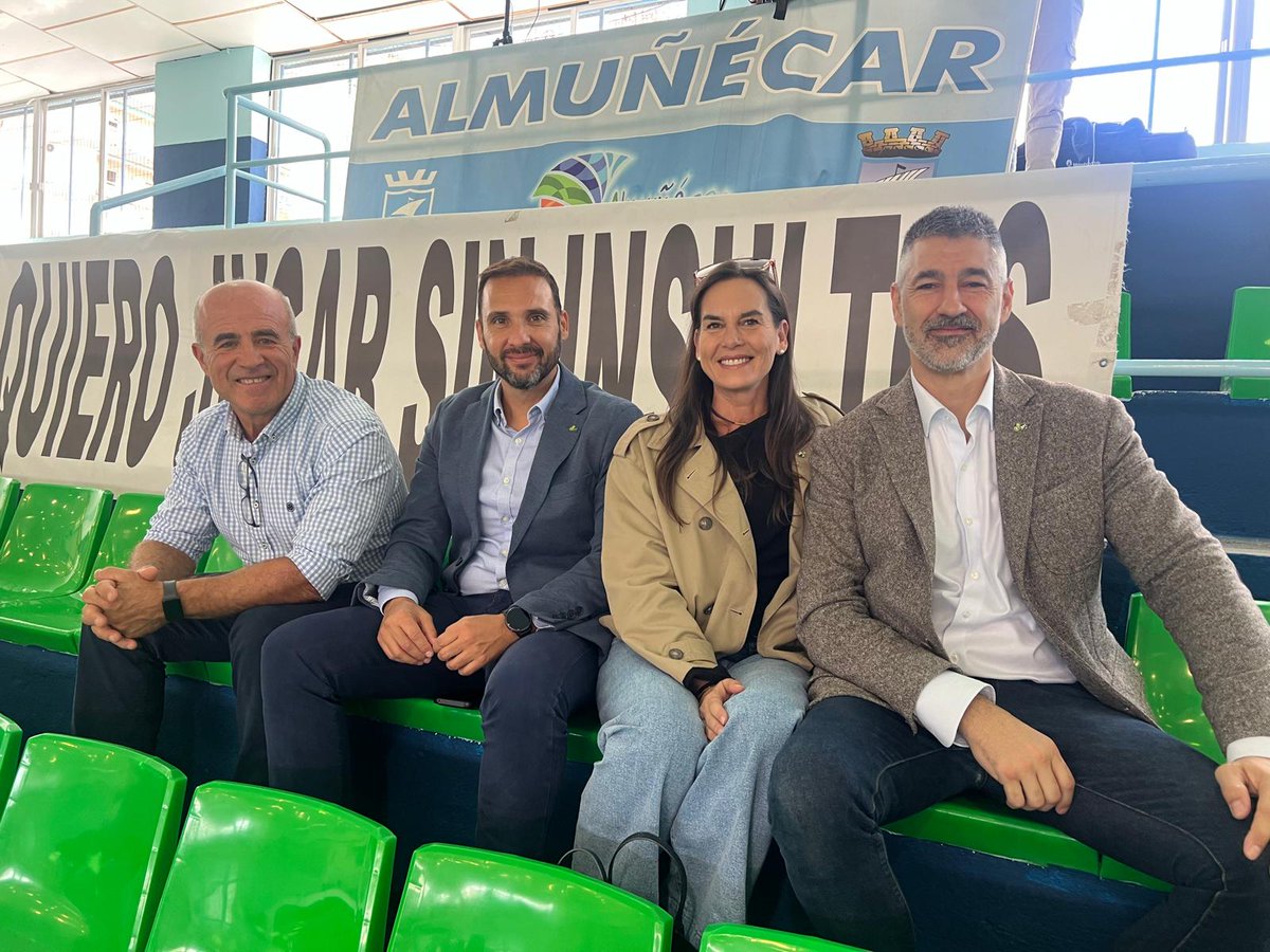 🙌 Asistimos a la FINAL del Cto. de Selecciones Provinciales Infantil Fem. Promesas con <a href="/FABM_Malaga/">FABM Málaga</a> adelantándose en el descanso por 9-11 sobre <a href="/FABM_ALMERIA/">FABM Almería</a> 🤾‍♀️

📹 #Streaming 👉 youtube.com/live/1DTvEXz0W…

🤝 <a href="/AlmunecarAyto/">Almuñécar-Herradura</a>

📸 Javi Santos / <a href="/raulromeroj/">Raúl Romero</a>

#BalonmanoAndalucía