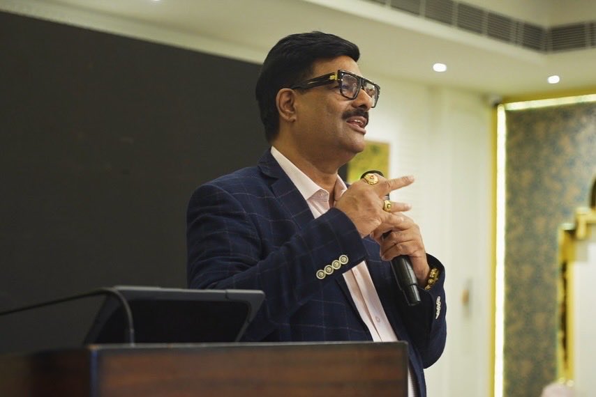 jainsanjay1231's tweet image. Grateful to have successfully hosted The Art of Networking in Bhubaneswar - an evening dedicated to conversations, connections, and collaboration.

Because when the right minds meet, new possibilities begin. ✨

#TheArtOfNetworking #NetworkingEvent #GrowthMindset #SanjayJain