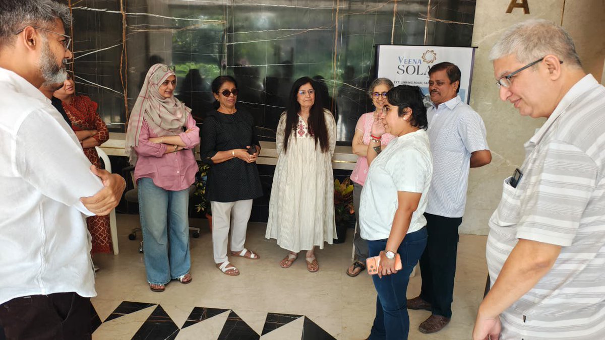 hetalgalabjp's tweet image. Also visited Veena Building, Linking Road, Santacruz West, to meet the residents.
Glad to see everyone happy and satisfied with the civic works completed around the building! 

#SantacruzWest #Ward97 #CivicDevelopment #PublicService #CommunityFirst
@ShelarAshish ji @AmeetSatam ji…