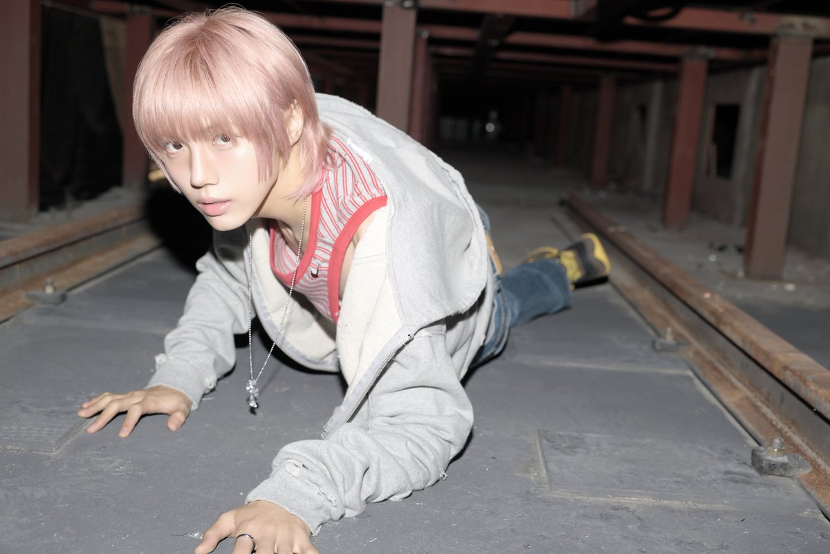 CRAVITYstarship's tweet image. CRAVITY
The 2nd Album
'Dare to Crave : Epilogue'
⠀
MV PREVIEW PHOTO🍋
2025 11 10 MON 6PM (KST)
⠀
#CRAVITY #크래비티
#성민 #SEONGMIN
#DaretoCrave_Epilogue
#LemonadeFever