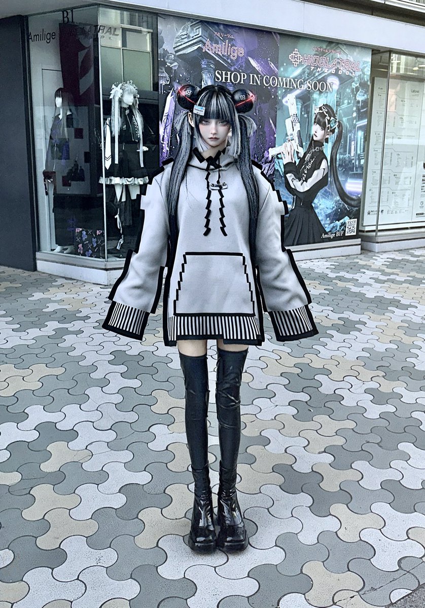 表示エラーで服だけポリゴン数低い女