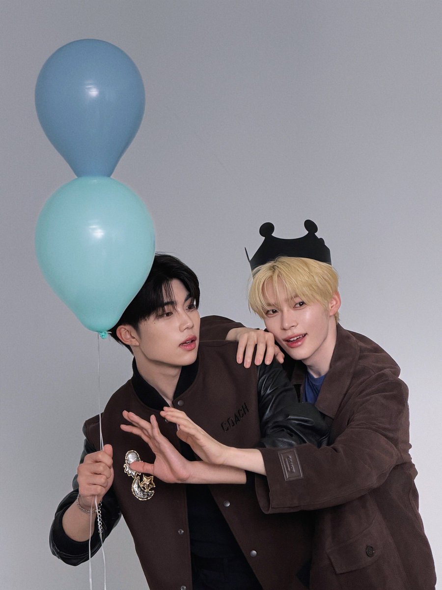 gwhbarchive's tweet photo. 251109 인스타그램

화보 비하인드컷🩷🪽 https://t.co/6iKIBOiG2L