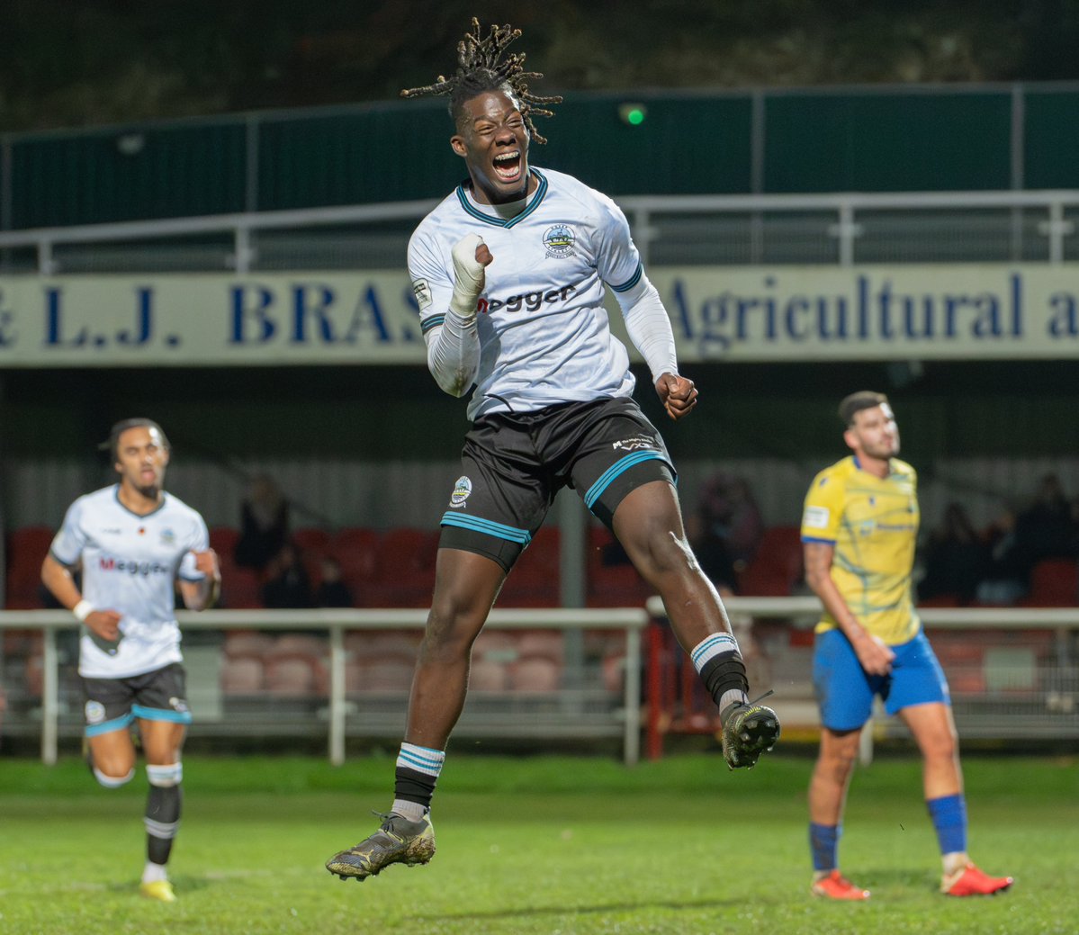 DoverAthletic's tweet image. Back to winning ways 🤩

📸 Cadan Boynton

#DAFC | ⚪⚫️