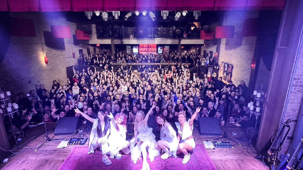 🇺🇸West Dundee!! It was cold rainy day, BUT your hottest passion even evaporated the rain!!! Thank you Rochaus!!!!

Next is Lawrence, KS!

🎟️lovebites.jp/shows/#live72

🎪Nov 10 - Lawrence, KS - The Granada Theater
🎪Nov 11 - Dallas, TX - Trees
🎪Nov 12 - Austin, TX - Come And Take